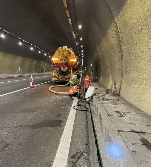 伊通隧道排水渠清淤